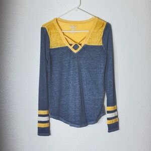 Almost Famous Ladies Medium Navy/Gold V-neck Long Sleeve Burnout Shirt